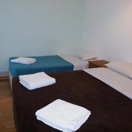 Centre Anjos בית הארחה 4*