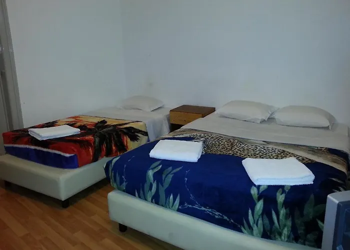 Centre Anjos Pensión 4*