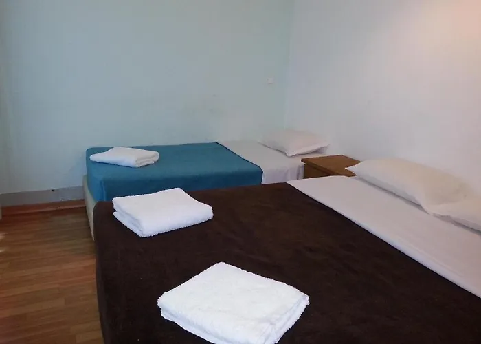 Centre Anjos Pensión 4*